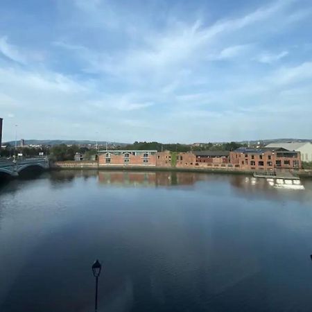 Stunning Views And City Side-Belfast City-2 Bedroom-5 Guests-Wifi & Parking Экстерьер фото