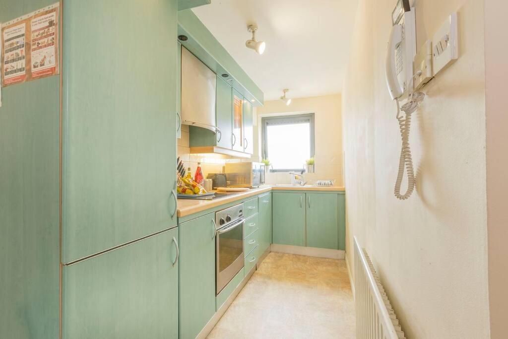 Stunning Views And City Side-Belfast City-2 Bedroom-5 Guests-Wifi & Parking Экстерьер фото