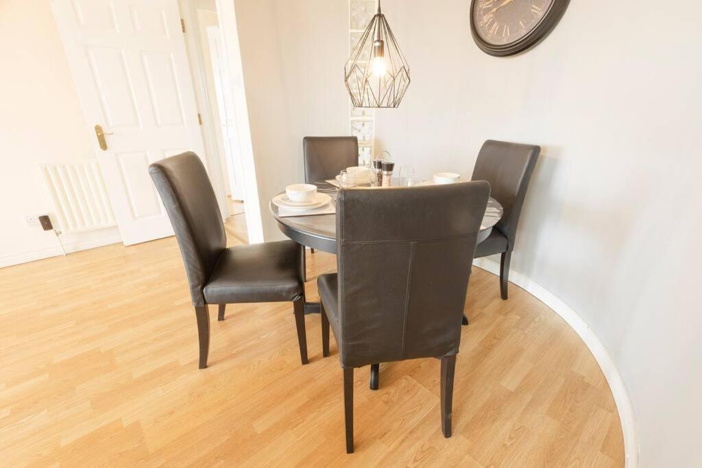 Stunning Views And City Side-Belfast City-2 Bedroom-5 Guests-Wifi & Parking Экстерьер фото